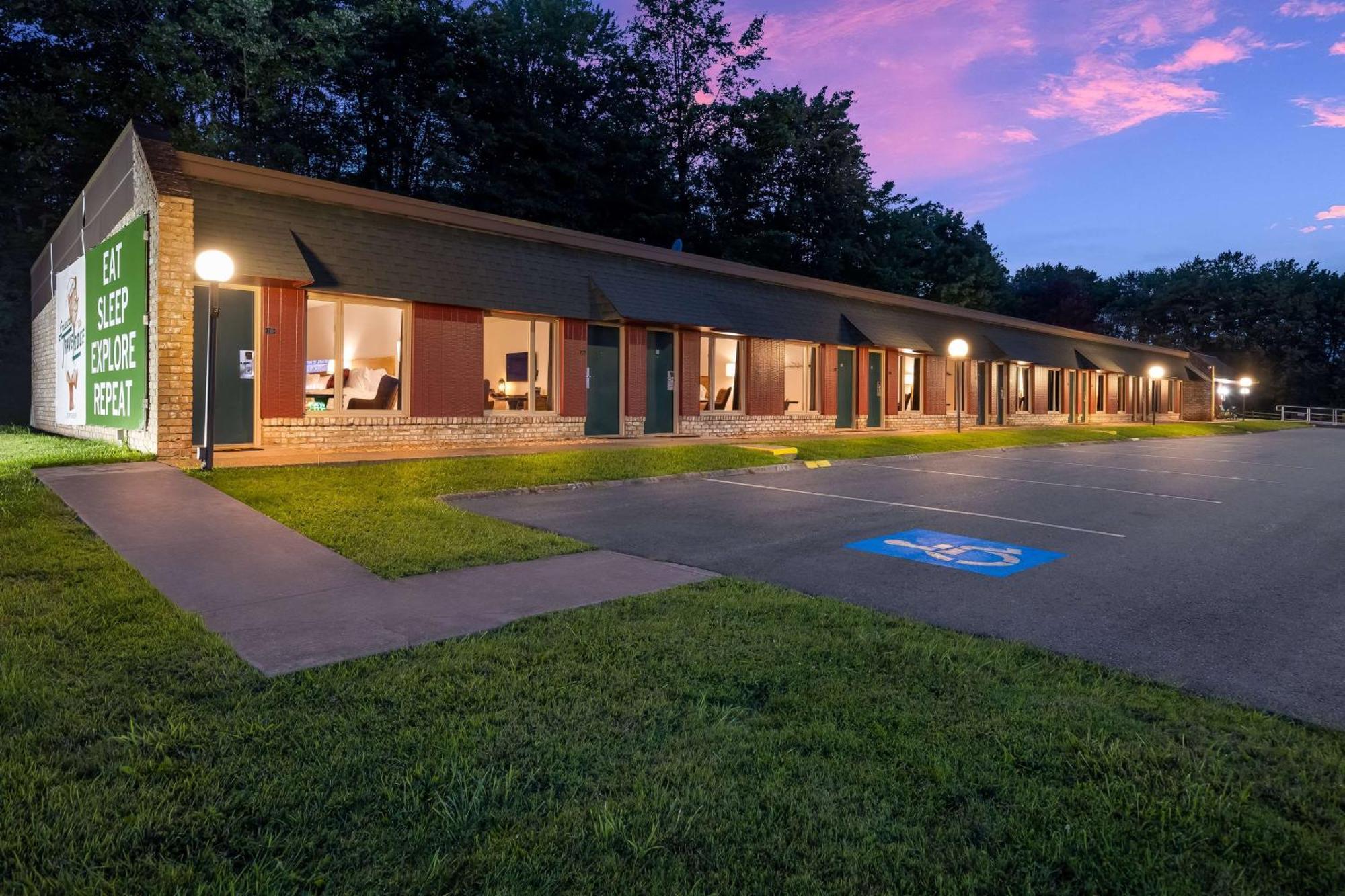 Travelodge By Wyndham Emlenton Bagian luar foto
