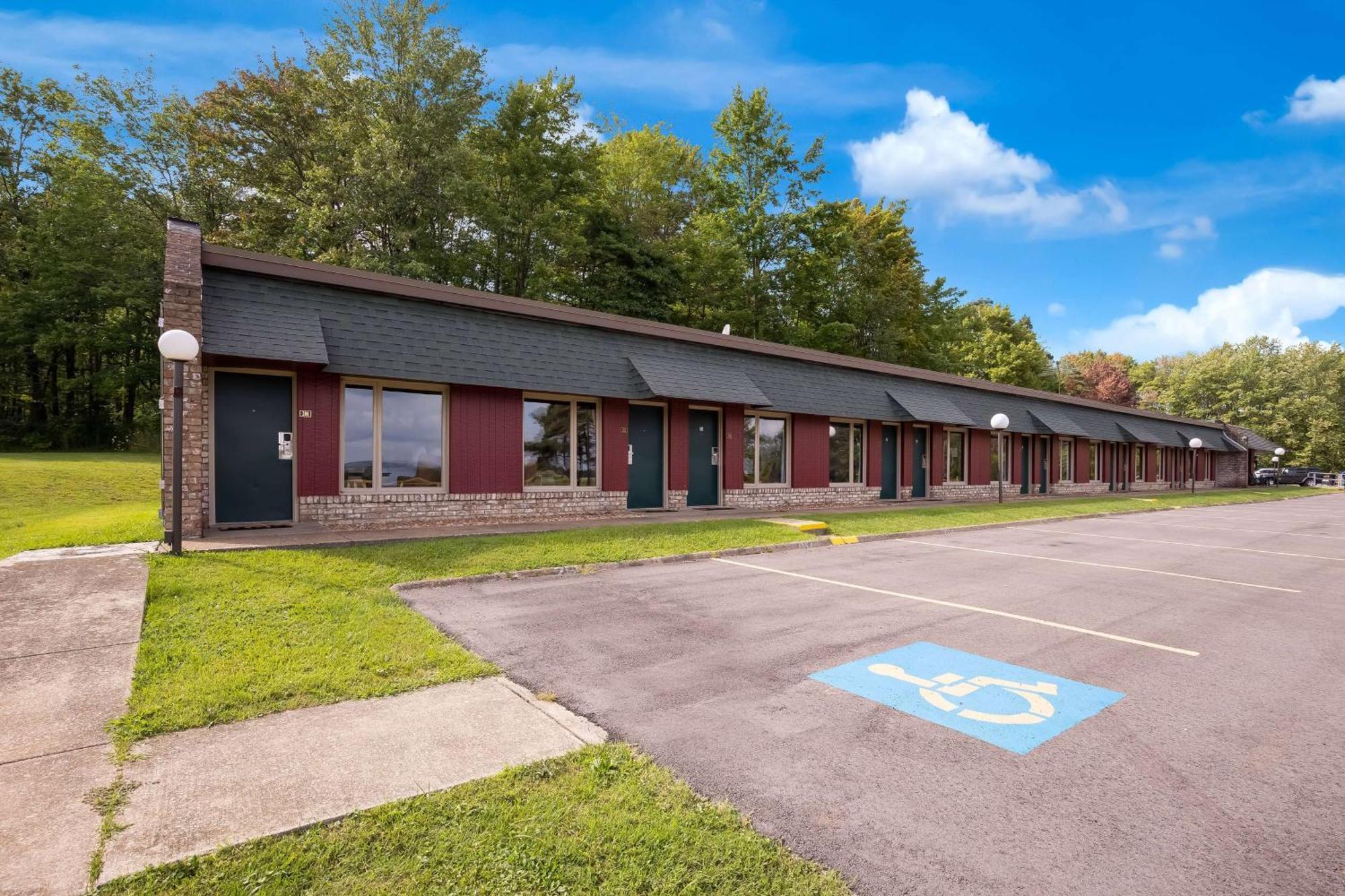 Travelodge By Wyndham Emlenton Bagian luar foto