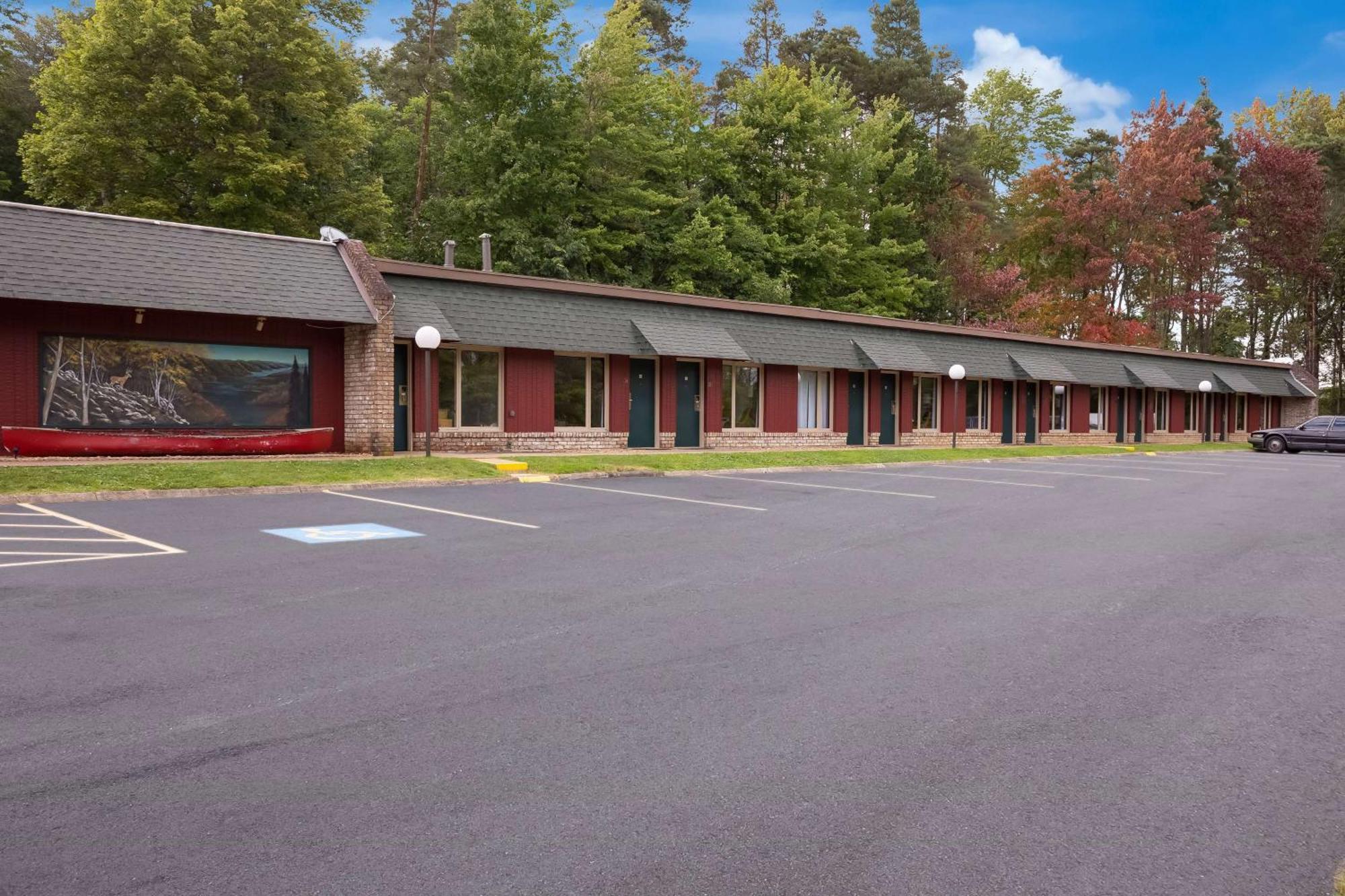 Travelodge By Wyndham Emlenton Bagian luar foto
